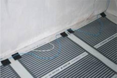 Монтаж теплого пленочного пола. Пленочный теплый пол: обзор, схема подключения, монтаж 09 Монтаж теплого пленочного пола. Пленочный теплый пол: обзор, схема подключения, монтаж 09