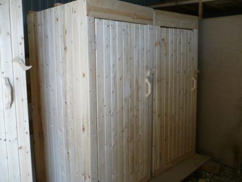 Как украсить уличный туалет снаружи. Туалет для дачи — постройка своими руками и интеграция в ландшафтный дизайн (115 фото)