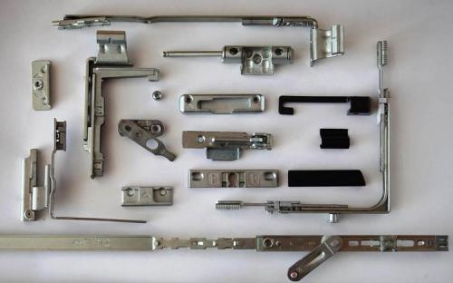 Фурнитура vorne или roto. Лучшая фурнитура – это…