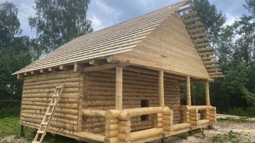 Отдых в стиле классики: деревянные бани с бассейном 01