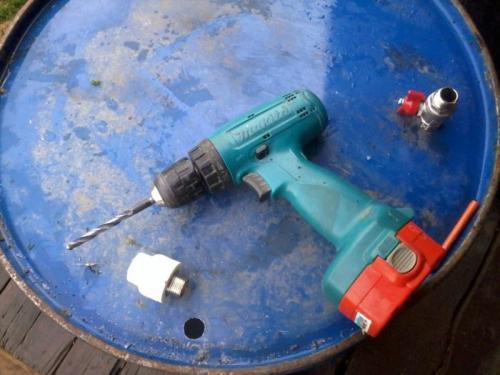 Краны на пластиковые бочки. Как врезать кран в железную бочку или в пластиковую емкость
