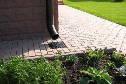 Дренажная труба с отверстиями. Как работает дренаж?