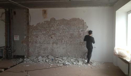 Демонтаж старого ремонта. Как демонтировать старую отделку квартиры быстро и легко