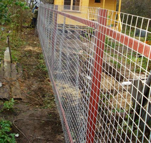 Сетка сварная для забора. Какая лучше сетка для забора – критерии выбора материала