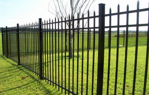 Легкий забор для дачи. Каркас