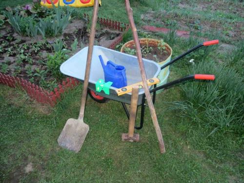 Как сделать забор самому. Из сетки