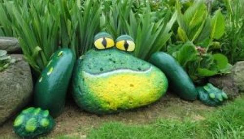 Поделки своими руками из всякой всячины для дачи. Поделки для сада своими руками (фото)