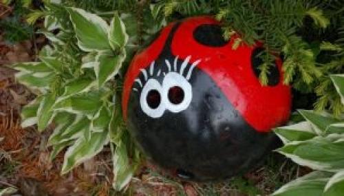 Поделки своими руками из всякой всячины для дачи. Поделки для сада своими руками (фото)