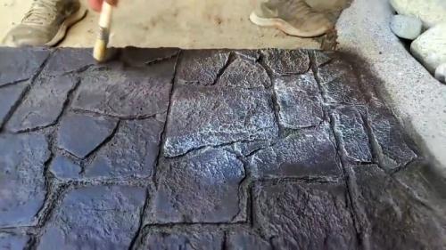 Как сделать мощеную садовую дорожку из цемента своими руками 08