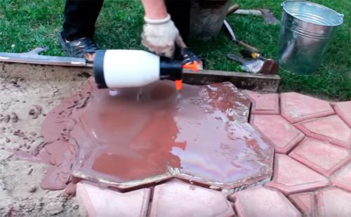 Как сделать форму для бетонной дорожки. Садовая дорожка своими руками при помощи формы