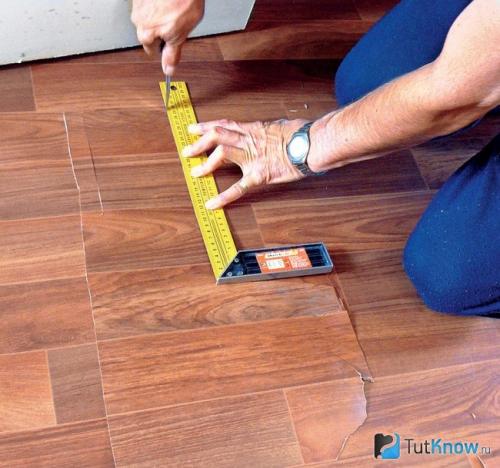 Как правильно приклеить линолеум к бетонному и деревянному полу: подбор материалов и инструментов 10