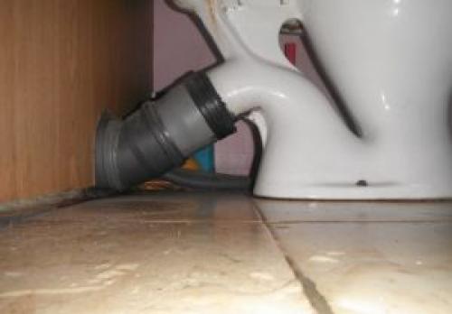 Соединение унитаза с канализацией из пластиковых труб. Соединение унитаза с канализационной трубой