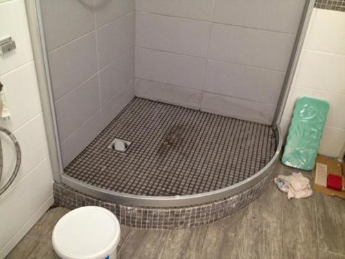 Поддон для душа своими руками из кирпича пошагово с картинками. Душевой поддон из плитки своими руками