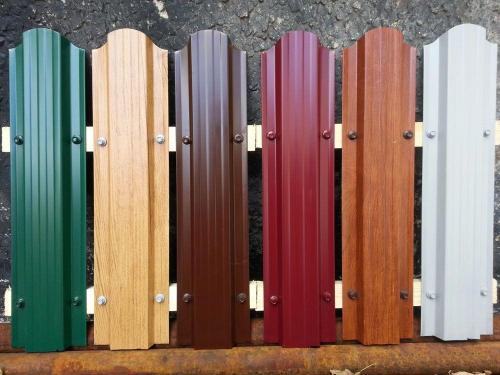 Сколько нужно евроштакетника на 1 метр забора. Как рассчитать евроштакетник на забор: калькулятор