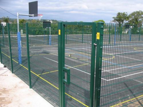 Заборы из 3D сетки в спб. Изготовление и монтаж заборов 3D