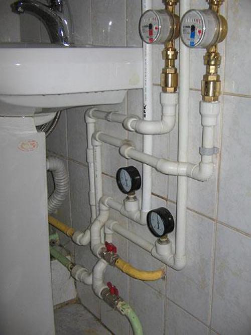 Металлопластиковая труба для водопровода. Стоит ли применять металлопластиковые трубы для водопровода 02