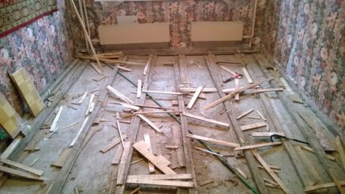 Стоит ли демонтировать деревянный пол. Удаление старого пола