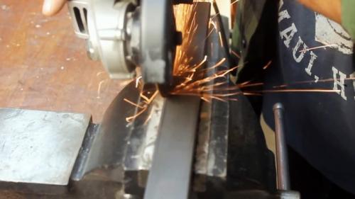 Как соединить профильную трубу между собой без сварки. Процесс соединения профильных труб