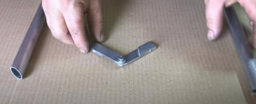 Как соединить две пластиковые трубы одинакового диаметра без сварки. Хитрости слесаря. Как соединить трубы без сварки и резьбы? 02 Как соединить две пластиковые трубы одинакового диаметра без сварки. Хитрости слесаря. Как соединить трубы без сварки и резьбы? 02