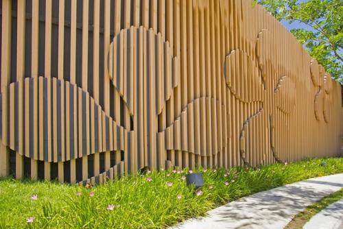 Из чего дешевле сделать забор. Какой забор сделать для дачи и загородного участка: бюджетные и оригинальные способы (63 фото)