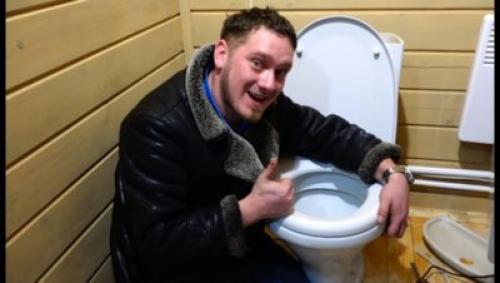 Как построить удобный и эстетичный туалет на дачном участке 03 Как построить удобный и эстетичный туалет на дачном участке 03