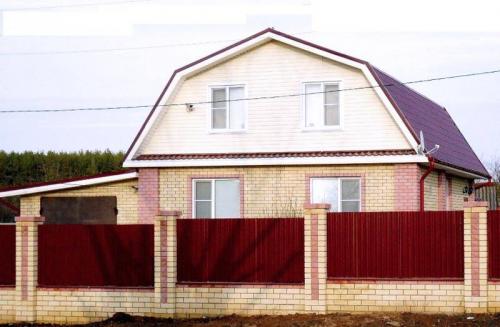 Планировка одноэтажного дома. Одноэтажный дом 10 на 10 метров с мансардой: планировка с расширением вверх