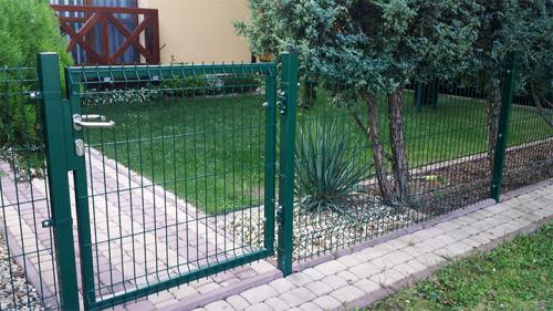 Сварная сетка для забора. Подбираем лучший вариант сварной сетки с ПВХ-покрытием для забора