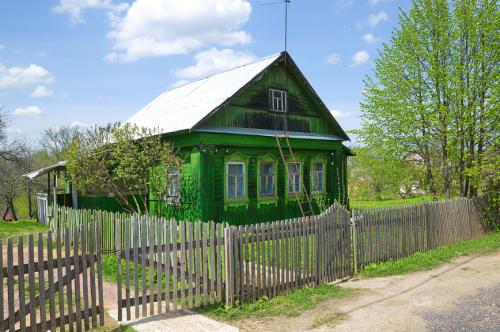 Экономия на загородном ограждении: самый бюджетный забор для дачи 02 Экономия на загородном ограждении: самый бюджетный забор для дачи 02