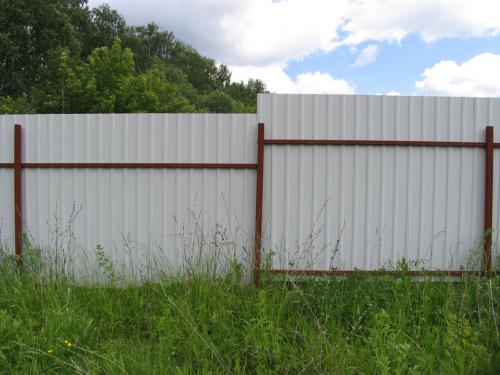 Экономия на загородном ограждении: самый бюджетный забор для дачи 03 Экономия на загородном ограждении: самый бюджетный забор для дачи 03