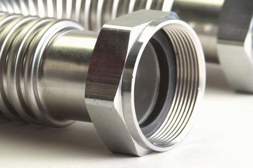 Гофрированный металлический шланг. Гофрированный нержавеющий шланг для воды — Трубы и сантехника 03