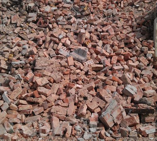 Демонтаж кирпичных стен перегородок вручную