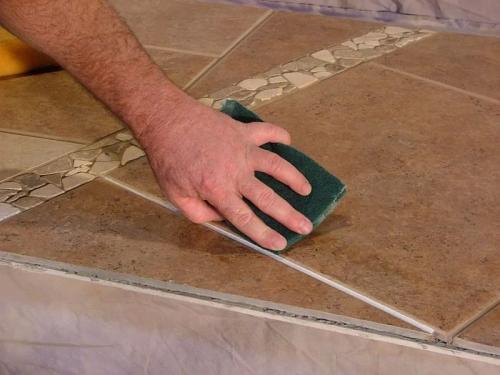 Как устранить пустоты между плитками на деревянной стене. Что делать, если обнаружилась пустота под плиткой на полу