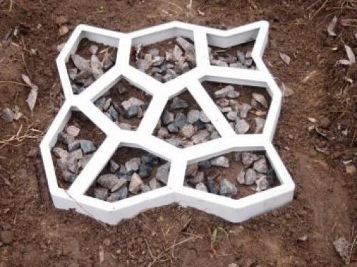 Как сделать бетонную дорожку своими руками для дома за городом 03 Как сделать бетонную дорожку своими руками для дома за городом 03