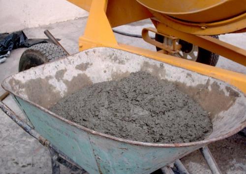 Как сделать бетонный раствор для садовых дорожек более прочным. №10. Подготовка бетона и замешивание