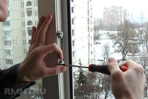 Как работает фурнитура на пластиковых окнах. Общая схема устройства окна 02