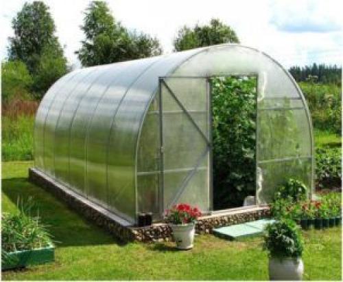 На что установить теплицу из поликарбоната без фундамента. Нюансы установки теплицы без фундамента