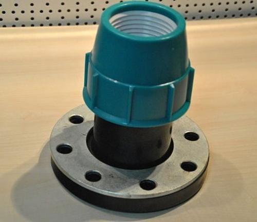 Соединение пластиковых труб без пайки с помощью муфт. Фланцы