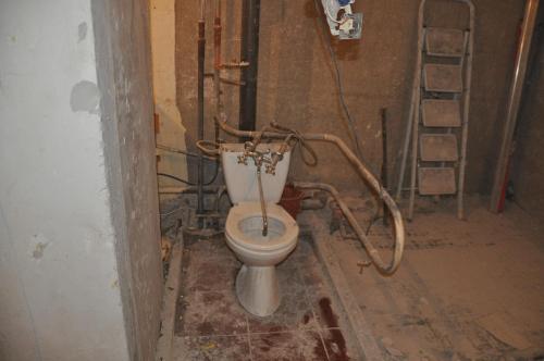 Можно ли демонтировать сантехкабину в панельном доме. 5 преимуществ демонтажа сантехкабины в панельном доме 03