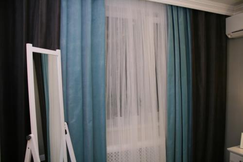 Сочетание обоев и штор на кухне. Шторы в цвет обоев (105 фото) — рисунки, узоры и сочетания цветов для создания стильного дизайна