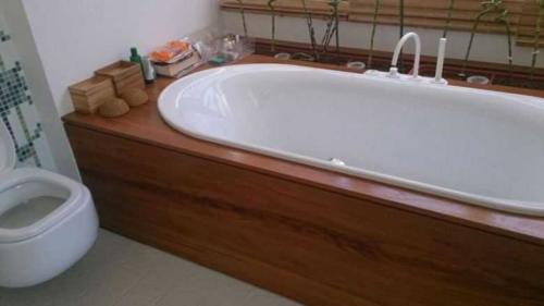 Чем закрыть нишу в ванной с трубами. Необходимые знания