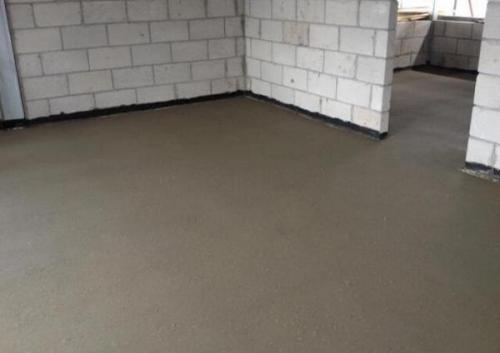 После стяжки пола, что делать дальше. Какие ремонтные работы можно выполнять в помещении, пока сохнет стяжка