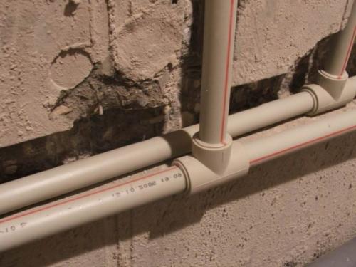 Какие материалы можно использовать для отделки ванной комнаты с деревянными стенами. Проектирование