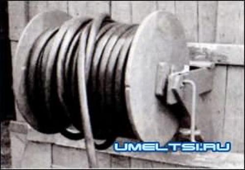 Держатель для шланга поливочного своими руками. Катушка для поливочного шланга своими руками