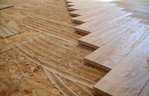 Плитка на пол в деревянном доме. Оценка целесообразности отделки пола плиткой