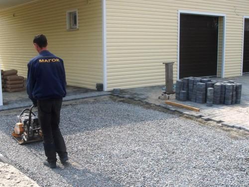 Как уложить тротуарную плитку на песок правильно. Виды тротуарных плиток 02