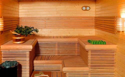 Бани с гостевой комнатой. Что такое гостевой домик-баня? Преимущества проектов гостевых бань 07