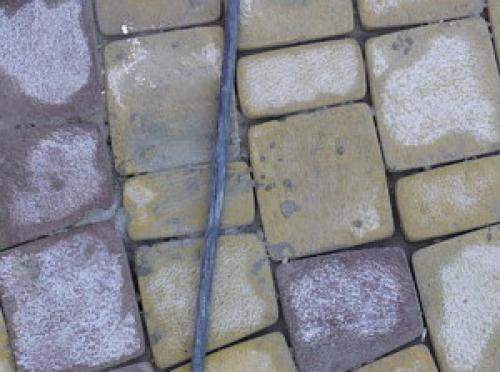 Средство для чистки тротуарной плитки. Как очистить тротуарную плитку от цемента и других загрязнений