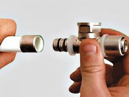 Обжим металлопластиковых труб. Технология выполнения