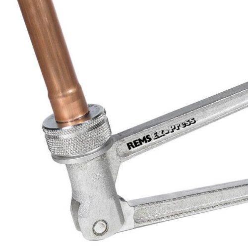 Обжим металлопластиковых труб. Технология выполнения