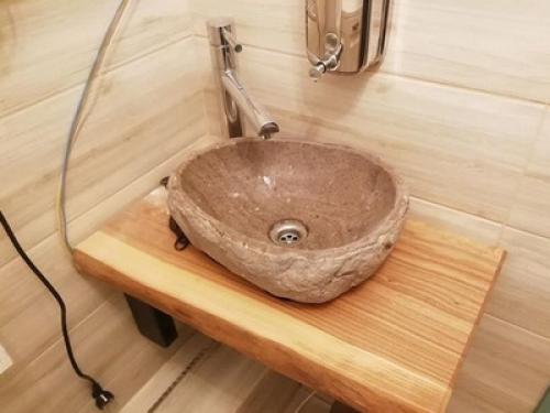 Отделка ванной комнаты в деревянном доме: основные принципы и рекомендации 03